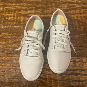 NEW without box - OluKai Pehuea Lī lace up sneakers